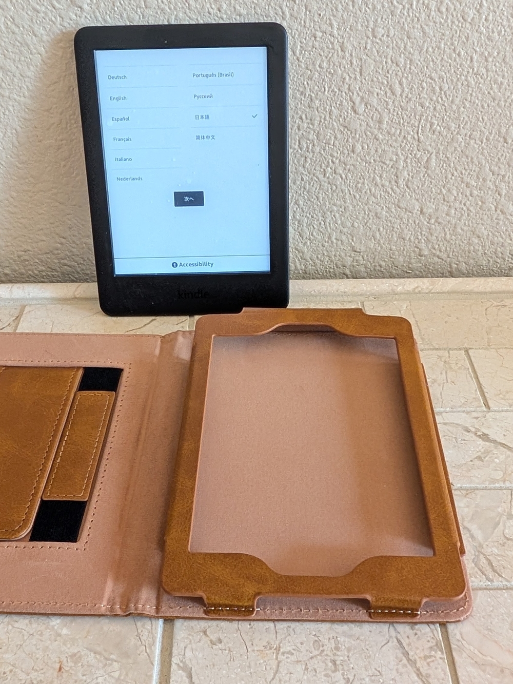 Kindle 10th Gen E-Reader with Brown Leather Folio Case